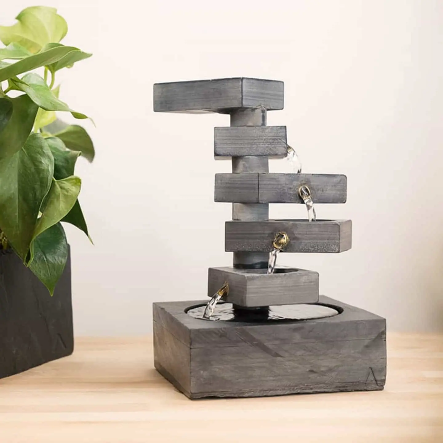 MODUM  –  Treppenbrunnen Modern Schiefer - Image 3