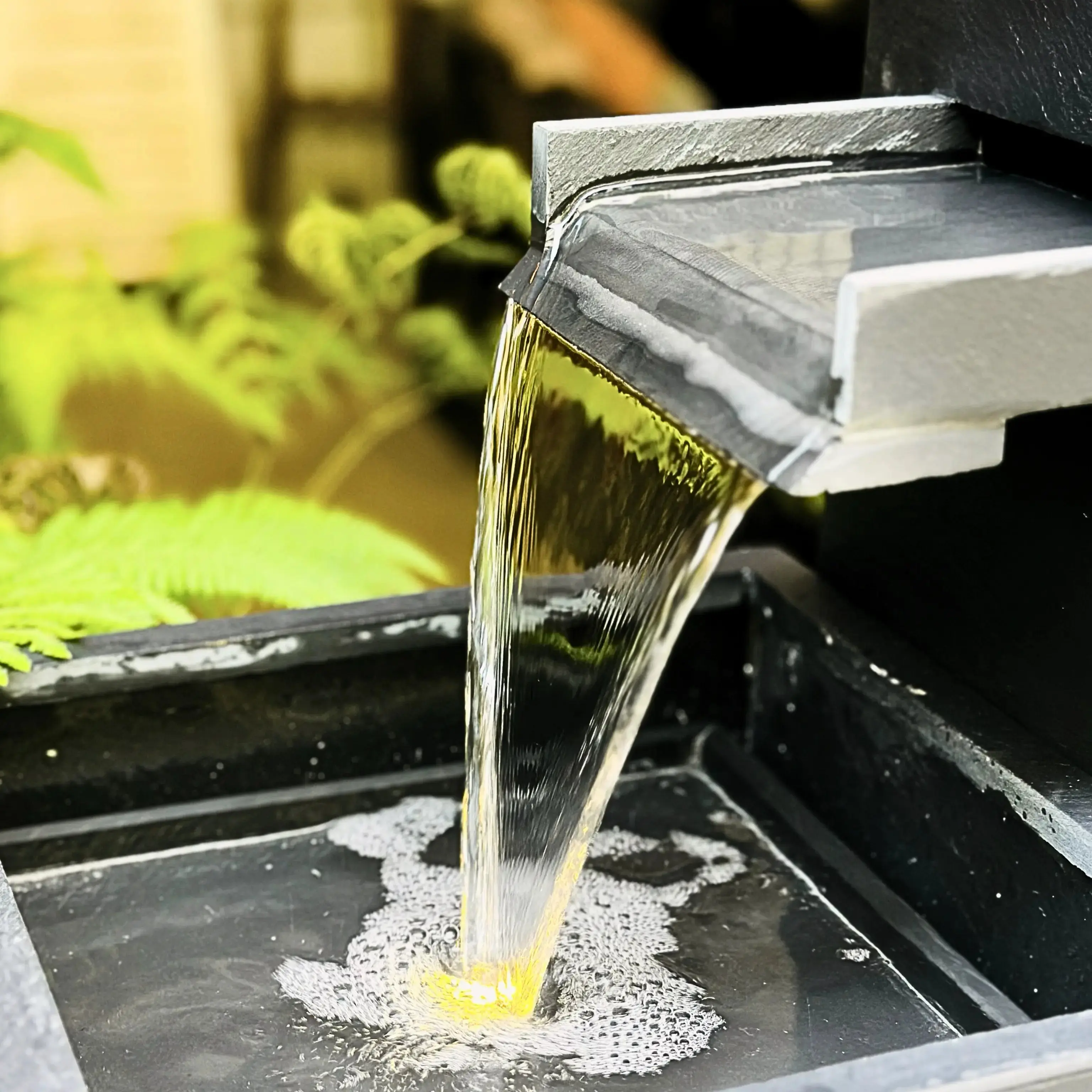 SAMUI 40 Gartenbrunnen – kleiner Gartenbrunnen mit Wasserfall und Licht - Image 8